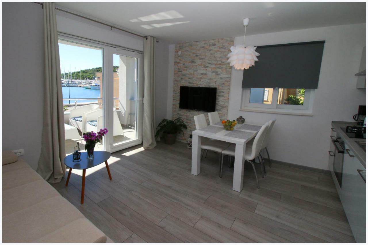 Apartments Silver Beauty Rogoznica  Bagian luar foto