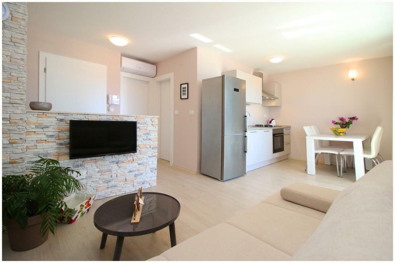 Apartments Silver Beauty Rogoznica  Bagian luar foto