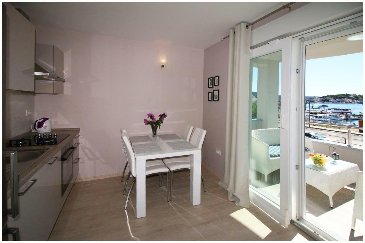 Apartments Silver Beauty Rogoznica  Bagian luar foto